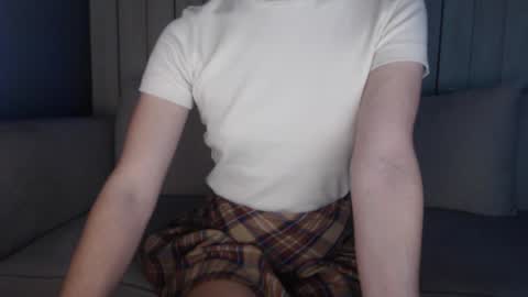 shy_schoolgirl_ online show from February 2025 11:55:02 PM