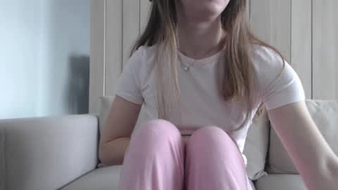 shy_schoolgirl_ online show from March 2025 09:05:02 AM