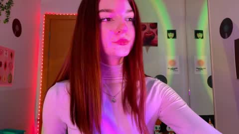 Snapshot of shybella_girl chatting on December 2024 06:43:02 AM Bella online show from December 2024 06:43:02 AM