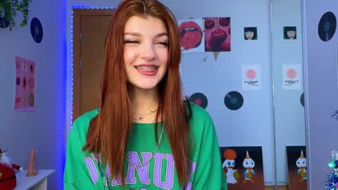 Snapshot of shybella_girl chatting on December 2024 06:56:02 AM Bella online show from December 2024 06:56:02 AM