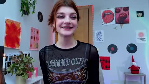 Snapshot of shybella_girl chatting on December 2024 08:13:01 AM Bella online show from December 2024 08:13:01 AM