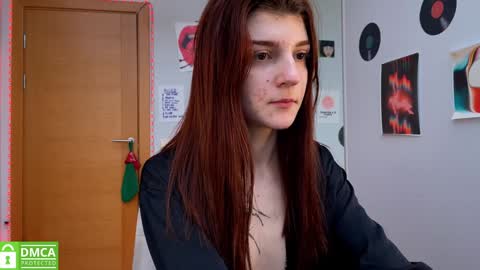 Snapshot of shybella_girl chatting on January 2025 07:25:02 AM Bella online show from January 2025 07:25:02 AM
