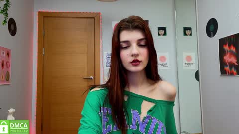 Snapshot of shybella_girl chatting on January 2025 12:37:01 PM Bella online show from January 2025 12:37:01 PM