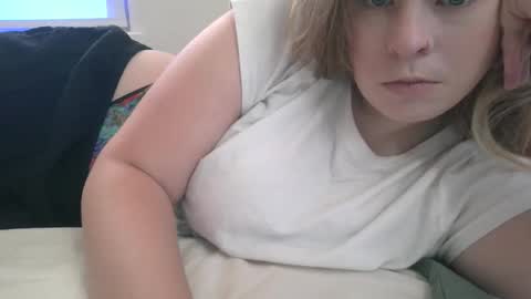 Elyse online show from November 2025 08:34:02 PM