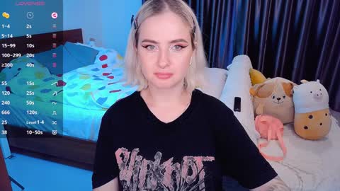 Snapshot of shyfoxxxy chatting on December 2024 07:58:01 AM Effie online show from December 2024 07:58:01 AM