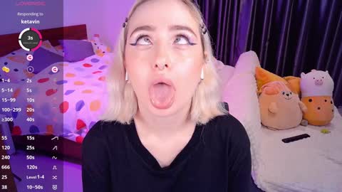 Snapshot of shyfoxxxy chatting on December 2024 10:50:02 AM Effie online show from December 2024 10:50:02 AM