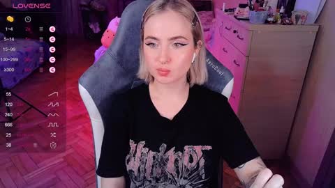Snapshot of shyfoxxxy chatting on January 2025 11:32:02 PM Effie online show from January 2025 11:32:02 PM