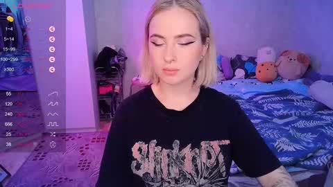 Snapshot of shyfoxxxy chatting on February 2025 12:18:02 PM Effie online show from February 2025 12:18:02 PM