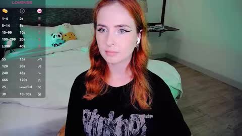 Snapshot of shyfoxxxy chatting on March 2026 01:04:01 PM Effie online show from March 2026 01:04:01 PM