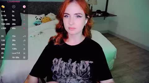 Snapshot of shyfoxxxy chatting on March 2026 03:40:01 PM Effie online show from March 2026 03:40:01 PM