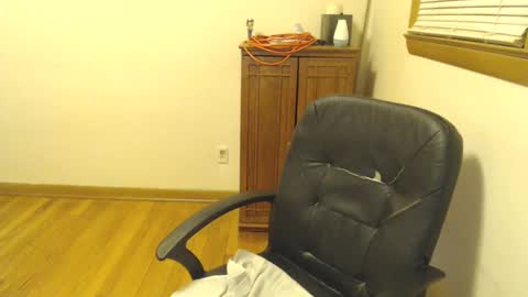 shyguy19755 online show from January 2025 03:28:02 AM