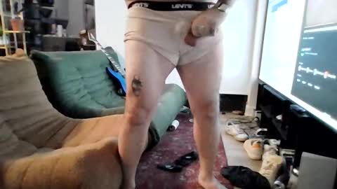 shyguy199222 online show from February 2026 04:39:02 AM