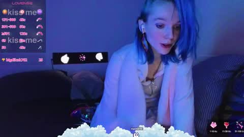 Snapshot of shyohiogirl chatting on March 2026 01:42:02 AM Hippie online show from March 2026 01:42:02 AM