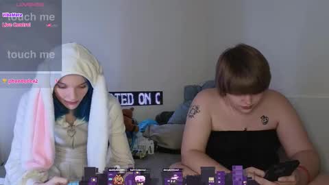 Snapshot of shyohiogirl chatting on March 2026 02:44:01 AM Hippie online show from March 2026 02:44:01 AM