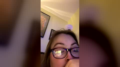 shyone2011 online show from December 2025 03:14:02 AM