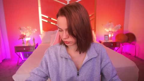 Snapshot of shyysiren chatting on April 2026 06:43:02 AM shyysiren online show from April 2026 06:43:02 AM