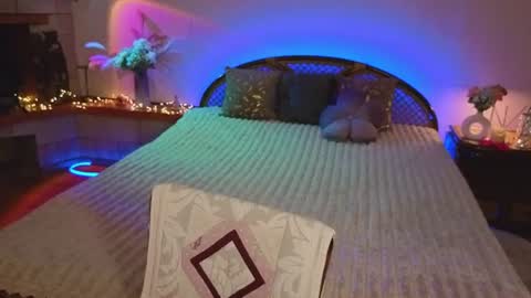 Mila  online show from June 2026 02:05:01 AM