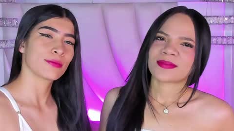 Siara and Zoe tattoo online show from April 2026 11:35:02 PM