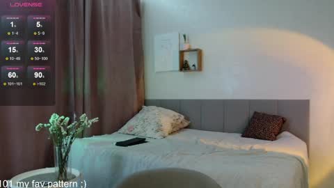 Snapshot of siberian_girl_ chatting on April 2026 05:12:02 AM Eva online show from April 2026 05:12:02 AM