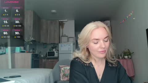 Snapshot of siberian_girl_ chatting on May 2026 06:43:02 AM Eva online show from May 2026 06:43:02 AM