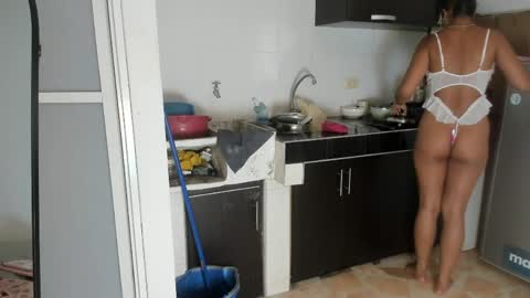 sienna_glow online show from May 2026 02:00:01 PM