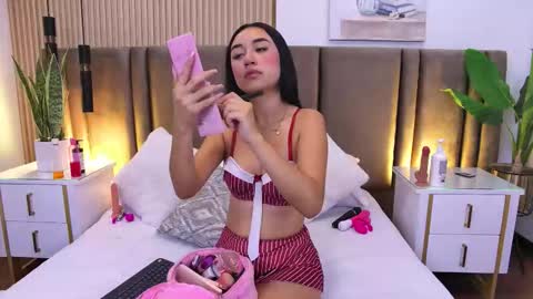 Camila Vargas online show from November 2025 12:38:02 PM