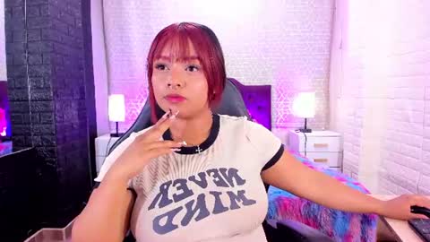 Snapshot of sienna_lux01 chatting on July 2026 02:14:01 AM sienna_lux01 online show from July 2026 02:14:01 AM