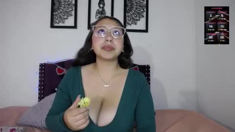 Sienna online show from March 2026 12:12:02 PM