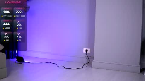 Luna online show from November 2025 10:04:02 AM