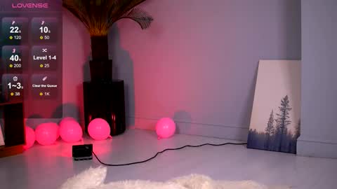 Luna online show from November 2025 08:28:01 AM