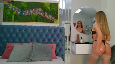 Sienna online show from March 2026 05:23:01 AM