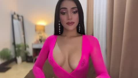 Snapshot of sierra_cox chatting on July 2026 10:21:02 AM MISS YSABELLE online show from July 2026 10:21:02 AM