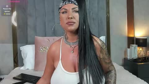 Snapshot of sierra_quinn chatting on February 2026 06:09:01 PM Sierra online show from February 2026 06:09:01 PM