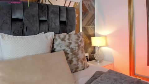 Snapshot of sierrataylor1 chatting on October 2025 12:03:01 AM online show from October 2025 12:03:01 AM