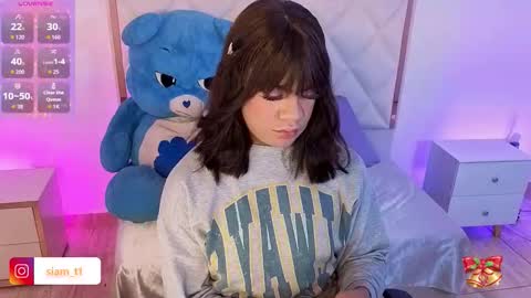 Siiam Tay online show from November 2025 03:52:02 AM