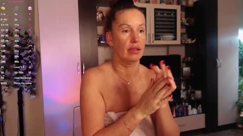 silenaa_sloussen online show from November 2025 05:10:02 AM