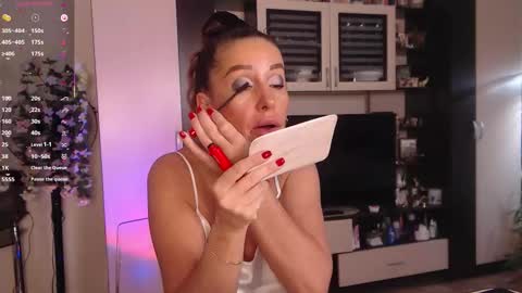 silenaa_sloussen online show from November 2025 05:28:02 AM