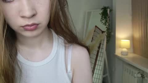 Snapshot of silentlily chatting on November 2025 08:55:01 PM Lily online show from November 2025 08:55:01 PM