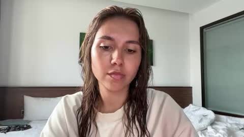 You fav Miss Si online show from February 2026 02:05:01 AM