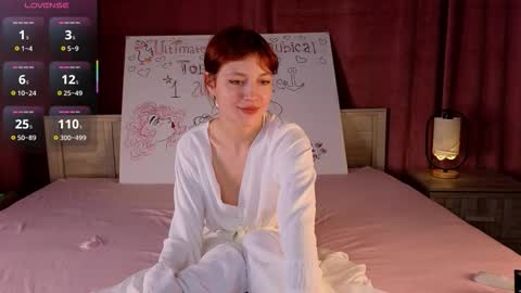 Snapshot of silly___woman chatting on October 2025 01:45:02 PM silly___woman online show from October 2025 01:45:02 PM