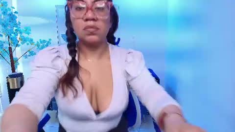 Silvana  online show from July 2026 07:05:01 PM