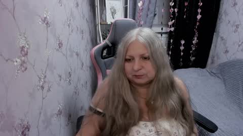 silver_moon_light online show from September 2025 09:30:01 PM