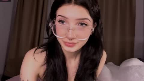 Snapshot of silverflower_ chatting on March 2026 04:54:01 PM Riya online show from March 2026 04:54:01 PM