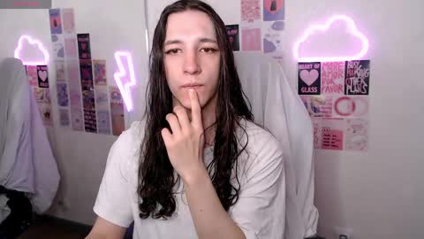 Snapshot of silvermuse chatting on April 2026 05:44:01 PM silvermuse online show from April 2026 05:44:01 PM