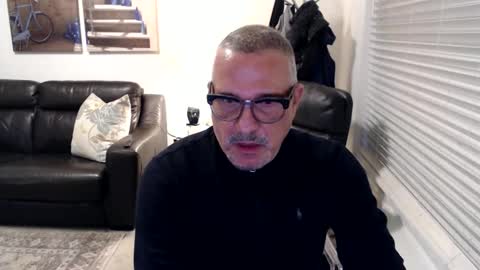 Snapshot of silveroli187 chatting on December 2025 04:11:01 PM silveroli187 online show from December 2025 04:11:01 PM