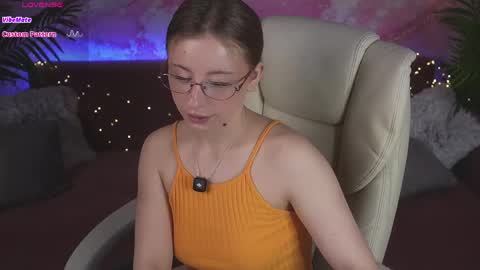 Snapshot of silverrmoon chatting on March 2026 06:25:01 AM Kristina Kris online show from March 2026 06:25:01 AM