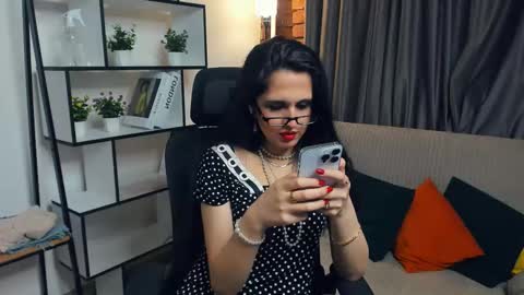 Syrena online show from October 2025 01:22:01 PM