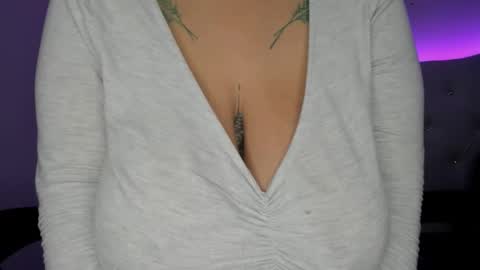 Snapshot of silvia_richiej chatting on October 2025 07:38:02 PM silvia online show from October 2025 07:38:02 PM