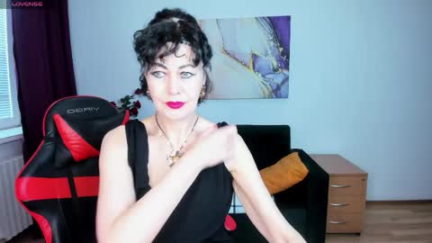 Snapshot of silvia_wallec chatting on May 2026 05:57:02 AM Silvia Wallec online show from May 2026 05:57:02 AM