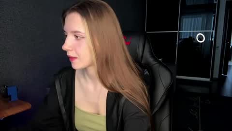 simikiss online show from May 2026 09:58:02 AM